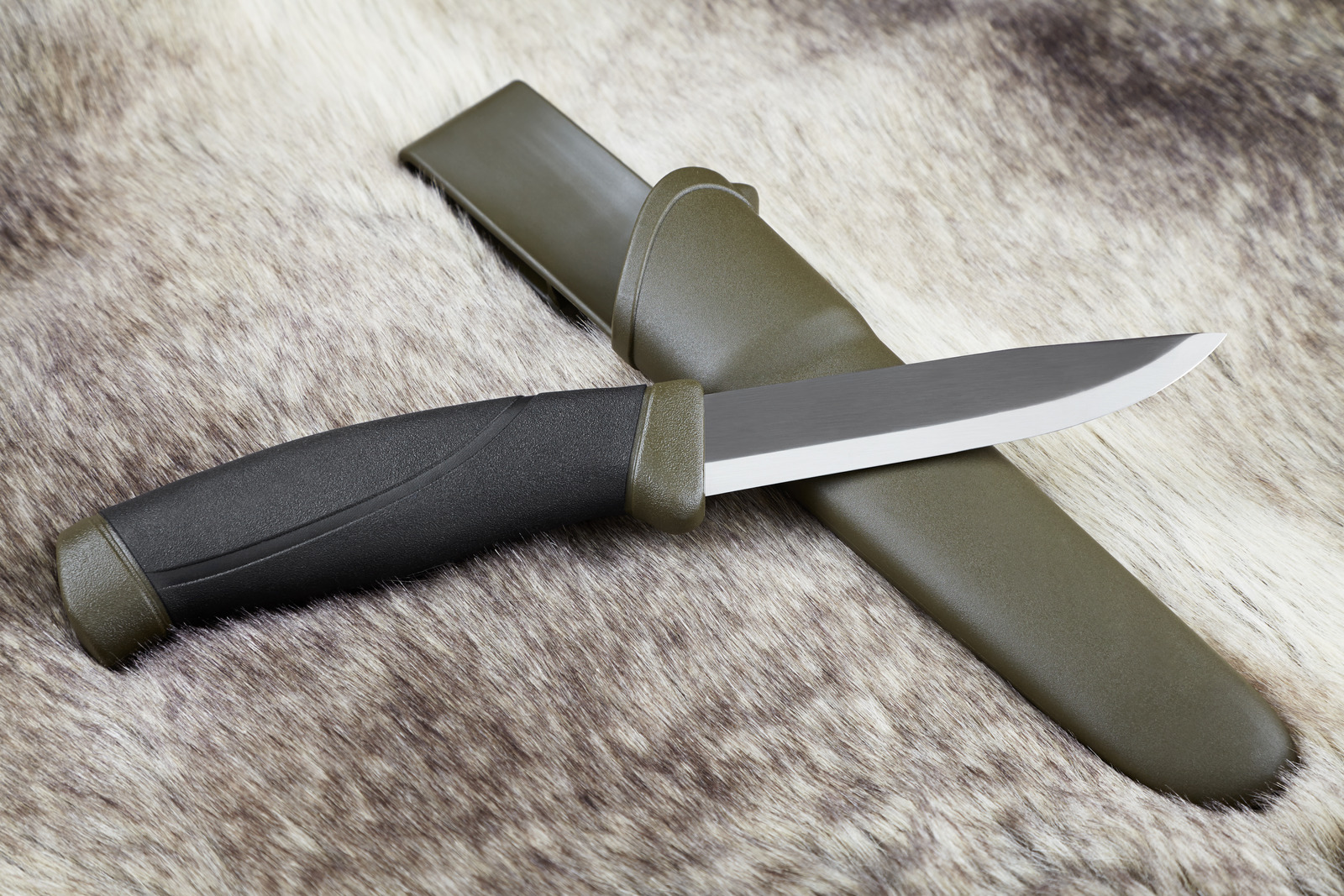 knife for hunting and fishing, a highlight on the blade